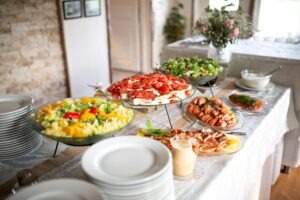 Teivaalan Tupa noutopöytä